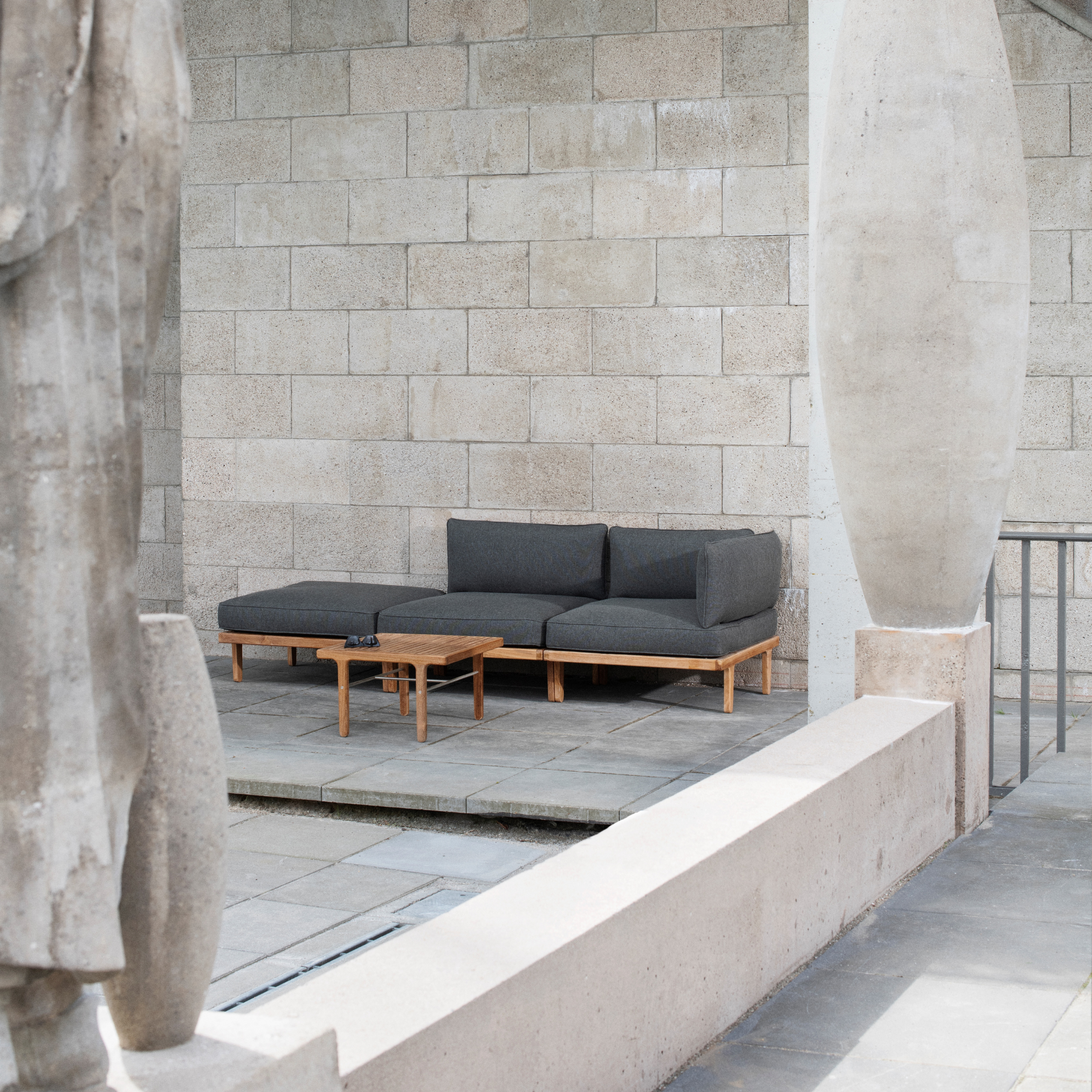 Outdoor Rib Lounge Table Small Square